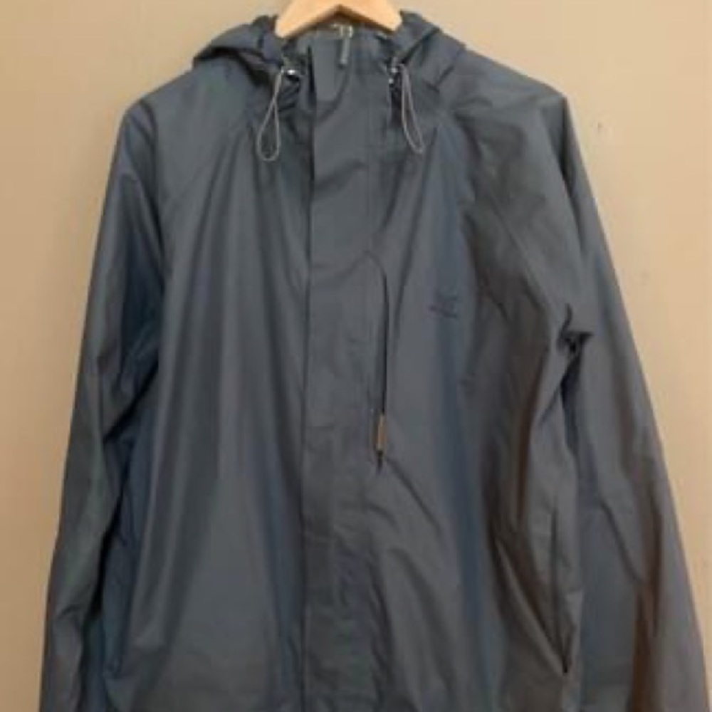 Like New Men’s Helly Hansen Rain Jacket Size M